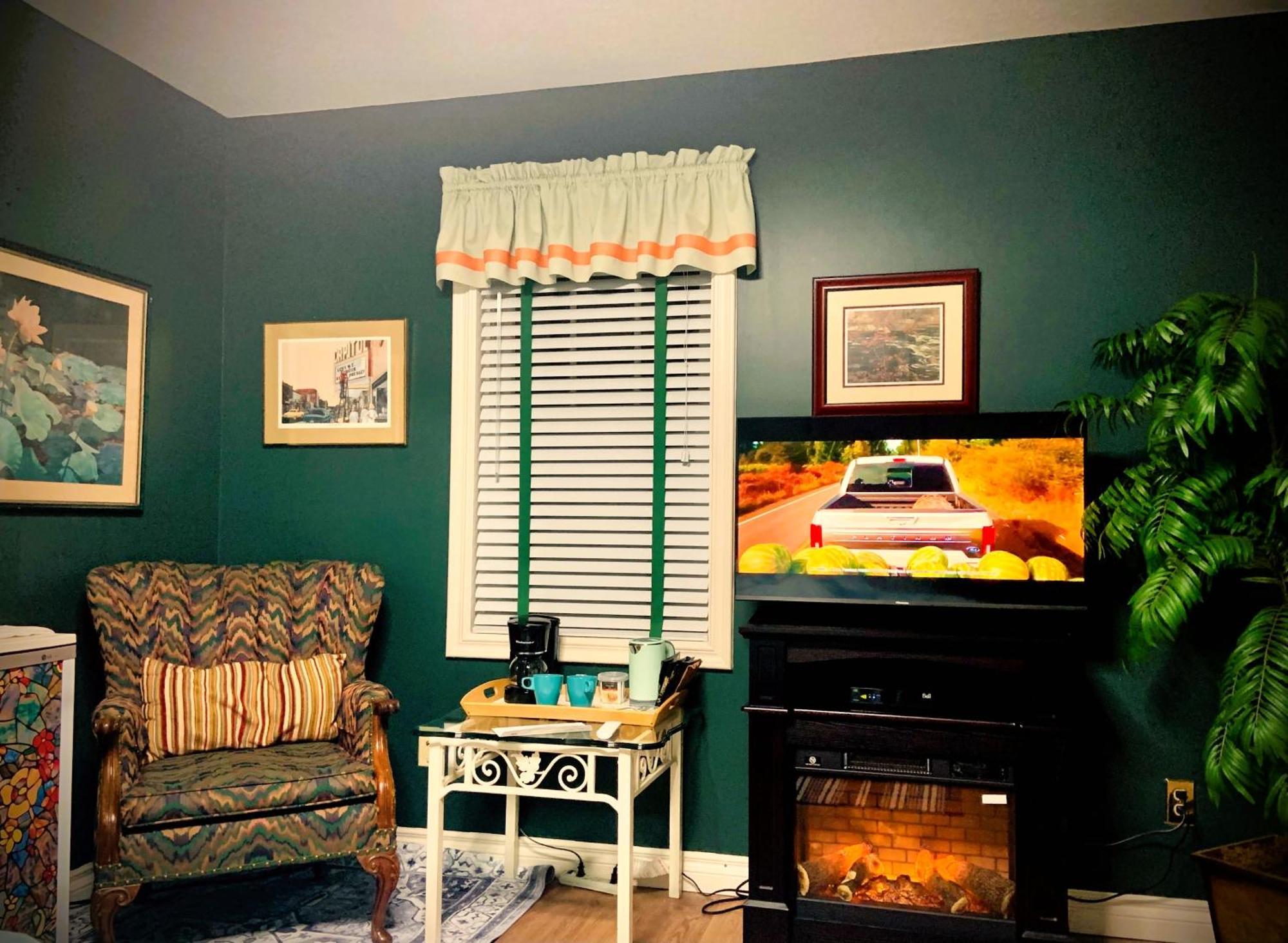 Weatherpine Inn ナイアガラオンザレイク エクステリア 写真